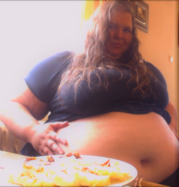 My fatty belly after lunch.png