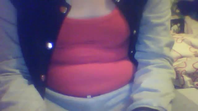 My belly on webcam_ it_s soft.flv