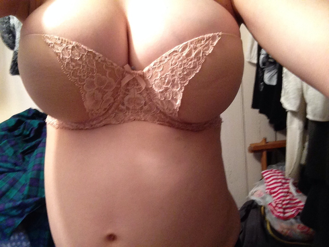 Proof old bra Used to fit perfectly... I see where a lot of this weight is going.jpg