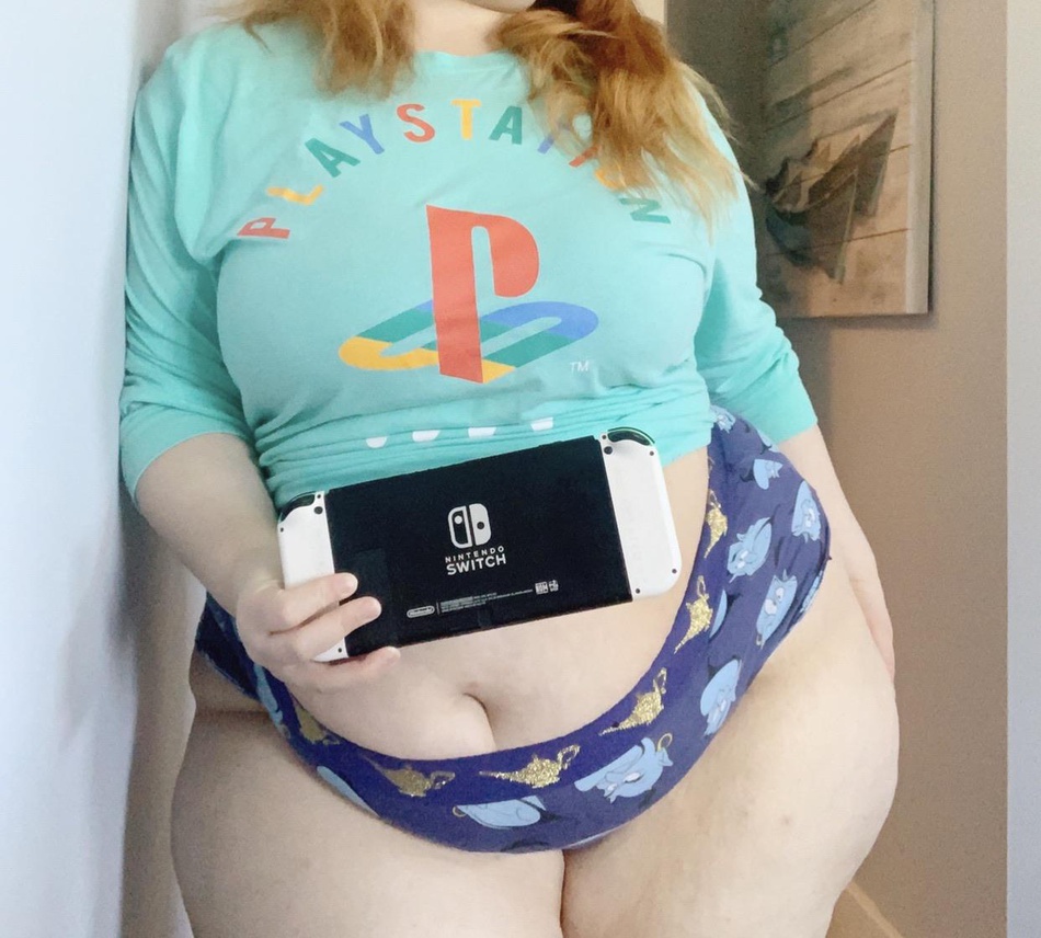 Just your friendly neighborhood gamer grill ???? (but seriously let’s play some Animal Crossing).jpg