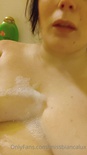 Pussy play in the bath ???? 2