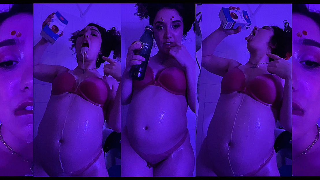 Maria_Alive___Big-N-Round_Shower-Belly-Mirror__thumbnail.png
